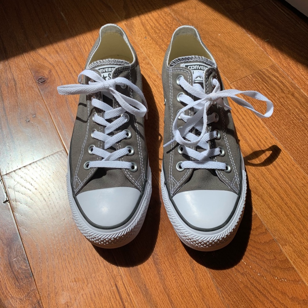 NWOT Gray Converse Low Tops